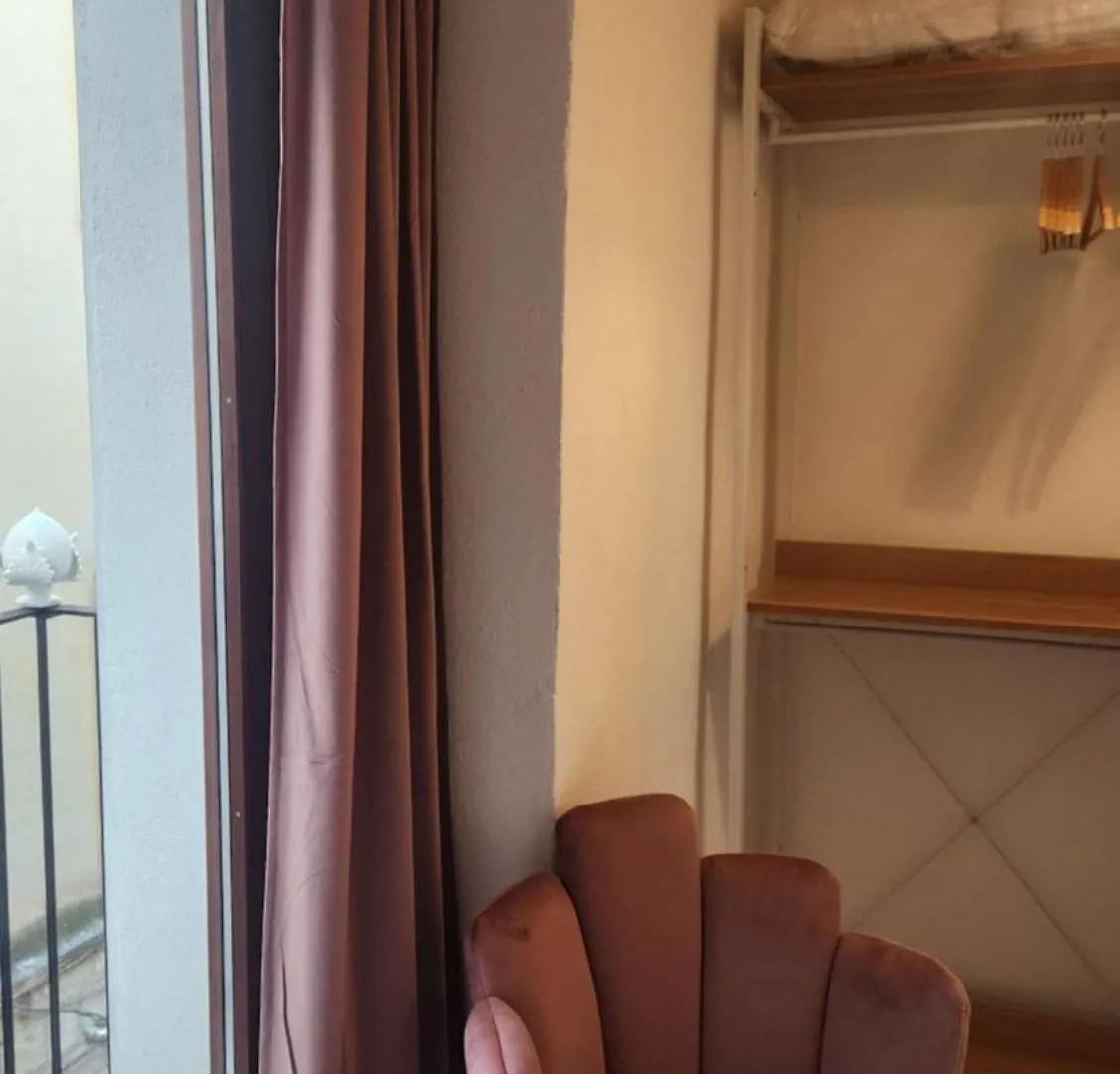 La Maison De Poupee Bari 0*,
